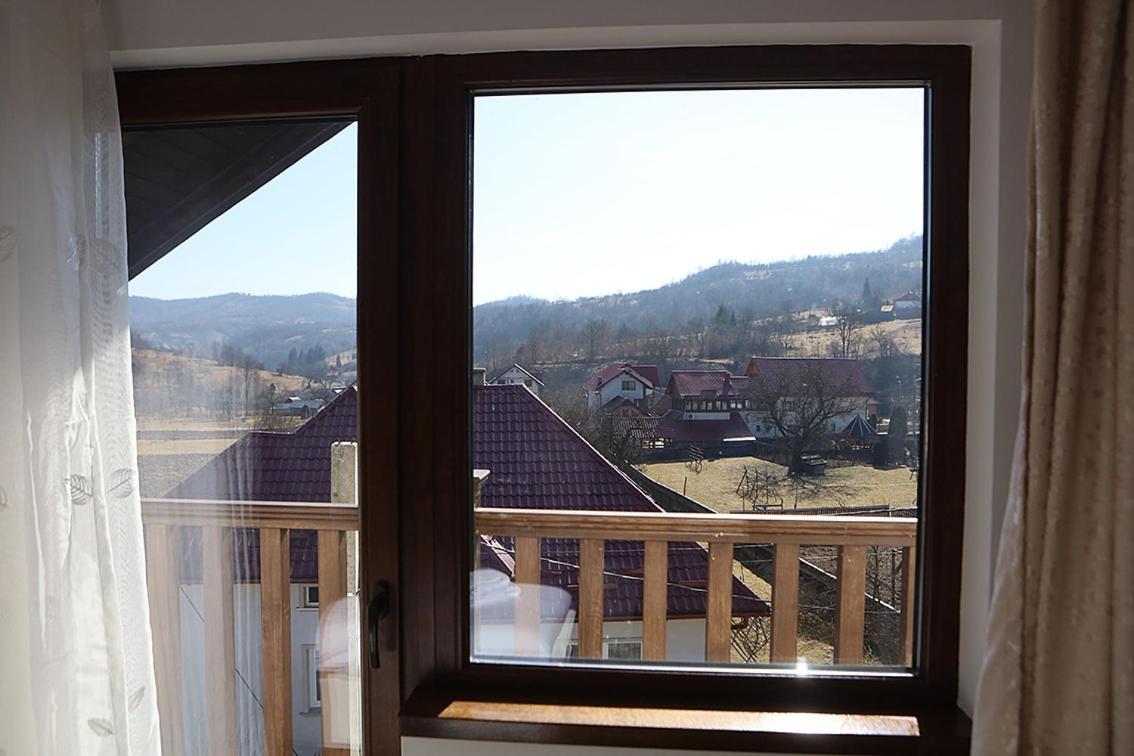 Hotel Casa Carmen Poienile Izei Exteriér fotografie