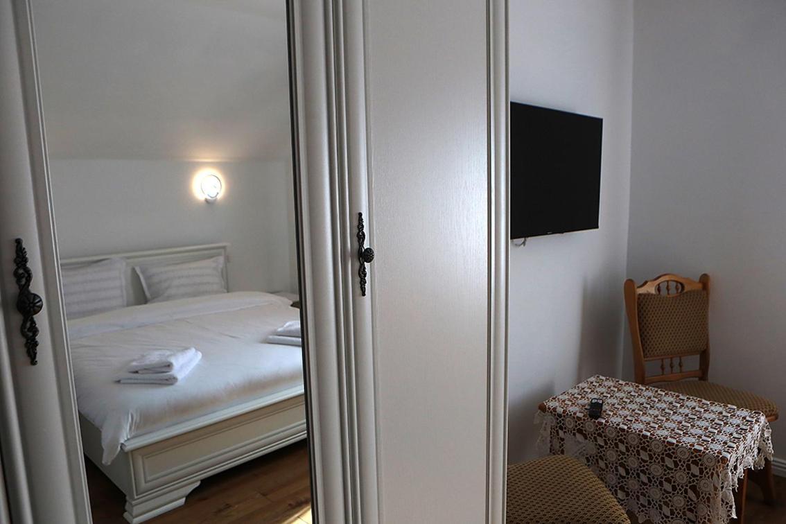 Hotel Casa Carmen Poienile Izei Exteriér fotografie
